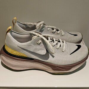 NIKE ZoomX Invincible Run Flyknit 3 Running Shoes (8.5 US)